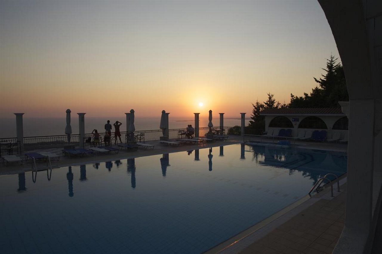 Mouikis Sun Village Lakithra Екстер'єр фото